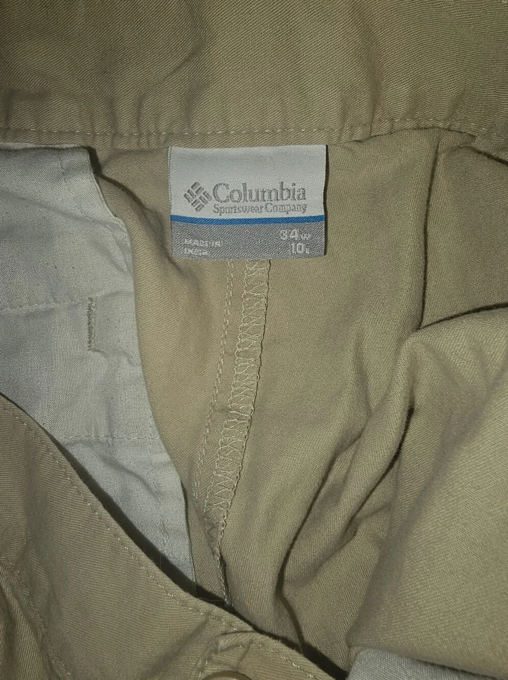 Columbia Men's khaki cargo shorts 34x10